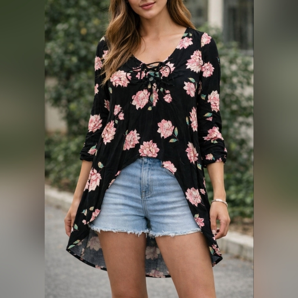 InTu. - Elegant Black Floral Women's Tunic